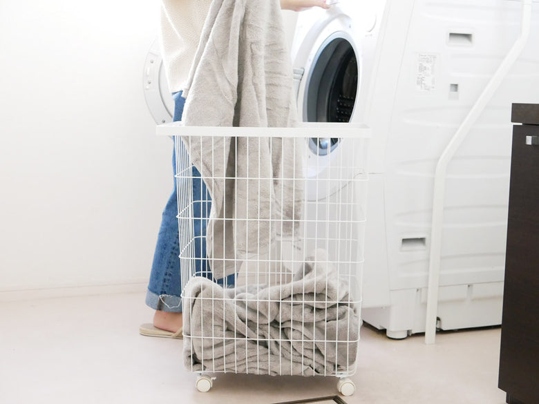 キャスター付きYamazakiタワーランドリーバスケット