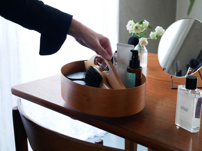 アクシスのチェリー材シェーカートレイ