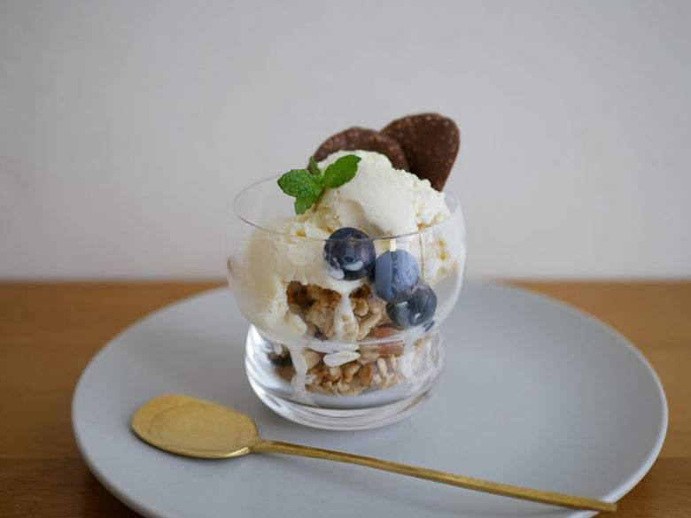 スガハラ【Sghr】製の双円ビアカップ。ダブルラウンドデザインの400ml容量ガラス製ビアグラス。