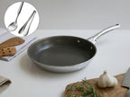 《ノベルティ付》【CORELLE/コレール】こびりつきにくい次世代フライパン（キッチンツール2点セット）
