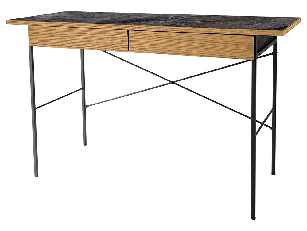 アデペシュのPOLポルデスク、スチールフレームとオーク無垢材天板を使用したモダンなワーキングデスク