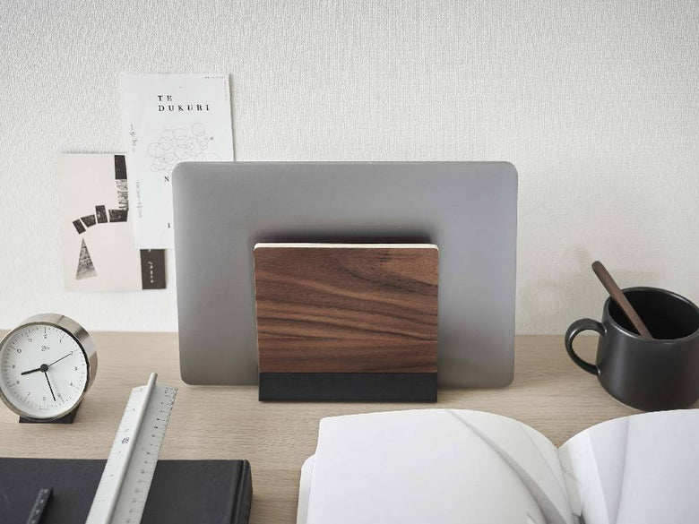 天然木とスチールで作られたスリムな【RIN/リン】ノートパソコンスタンド
