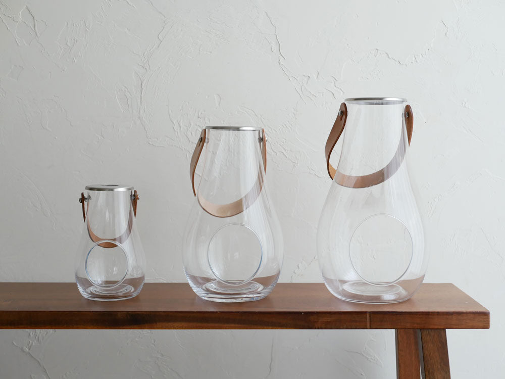 HOLMEGAARDホルムガード DESIGN WITH LIGHT ランタン。無鉛吹きガラスと革、ステンレス鋼を使用したポーランド製のモダンなデザインのランタン。