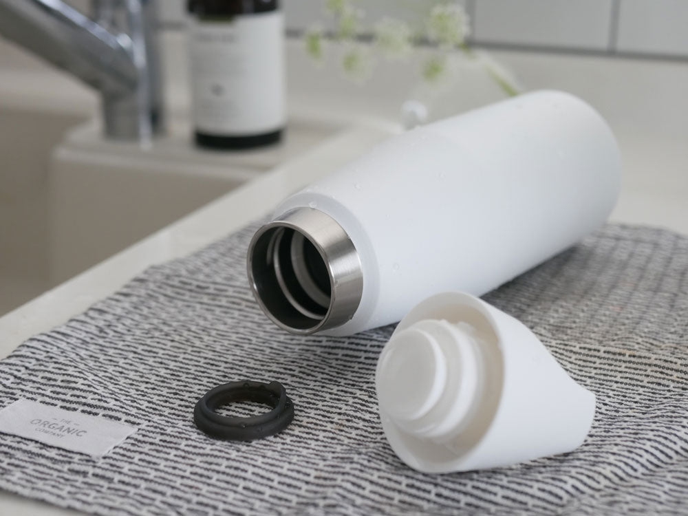 KINTOのステンレス製トレイルタンブラーとポリエステル素材のタンブラーストラップ