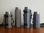 シービージャパン製ホルムス オクタボトル ロングショルダー、ステンレス鋼の銀色真空フラスコとプラスチック製蓋