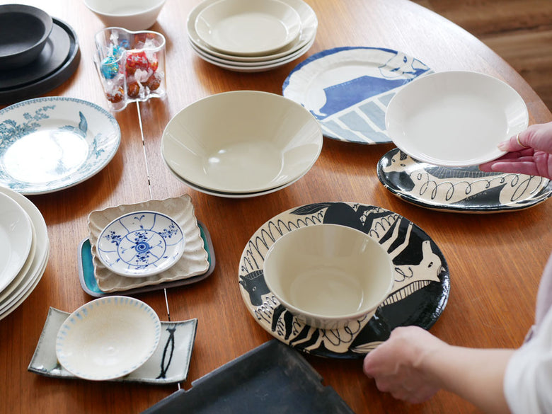 青と白の磁器製イッタラ ティーマボウル