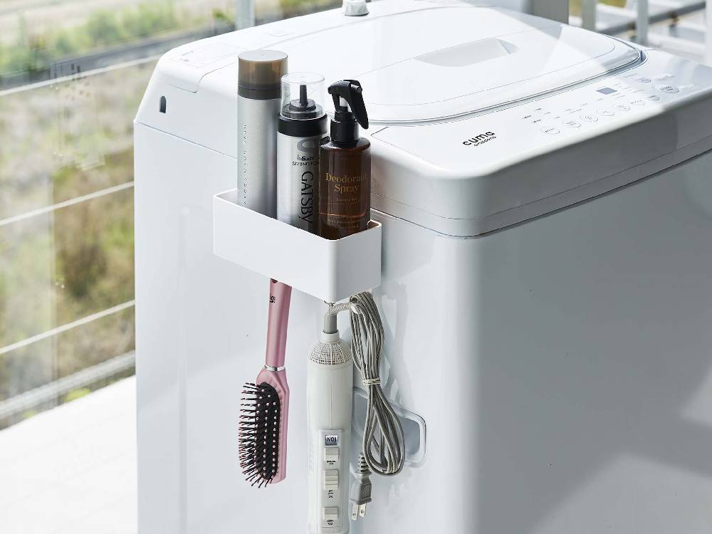 キッチンの壁に取り付けられたMISTフィルムフックラック W18