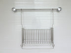 Hinata Lifeの連結可能な18-8ステンレス製引っかけお風呂バスケット。金属の棚とハンドルが特徴的なデザイン。