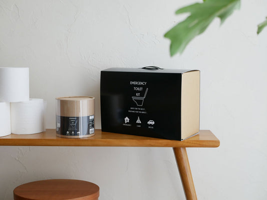 東洋ケースの防災用ダンボール製簡易トイレキットが梱包された配送用パッケージボックス