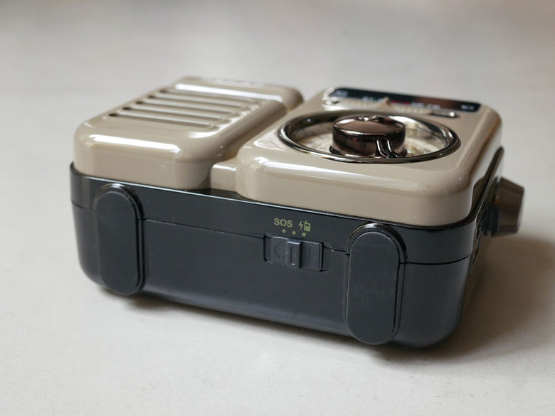 「RELAX/リラックス」レトロデザインの多機能防災ラジオ、Bluetooth 5.0対応