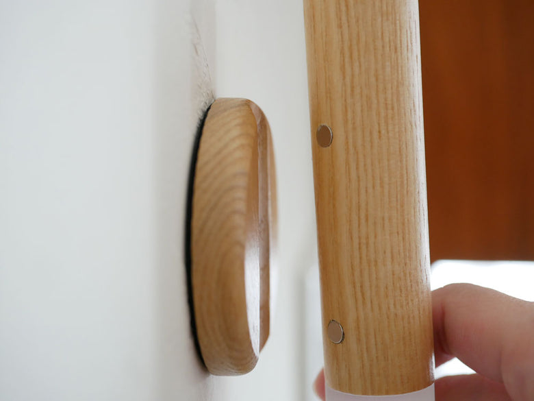 ハードウッドとニス仕上げのオプト製スティックセンサーライト