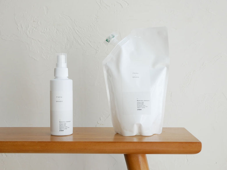 ふく温泉 備えるお風呂の無香料・石けんの香りスプレータイプおよびパウチタイプのボトルが並んだ写真