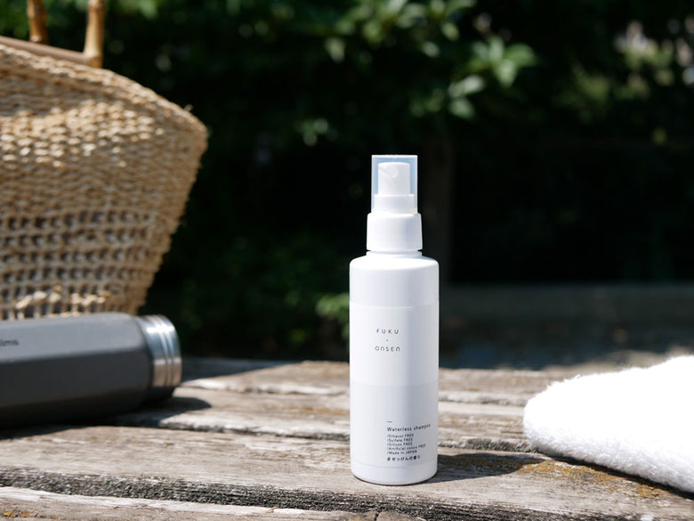 ふく温泉備えるお風呂のスプレータイプとパウチタイプ、無香料および石けんの香りのボトルが並んだ写真