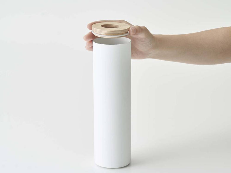 リン ボトル型ティッシュケース S、スチール製の円筒形ケースに天然木の蓋が付いたティッシュホルダー