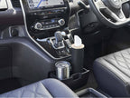 Nissanのミニバンのドアに取り付けられた【RIN/リン】ボトル型ティッシュケース S