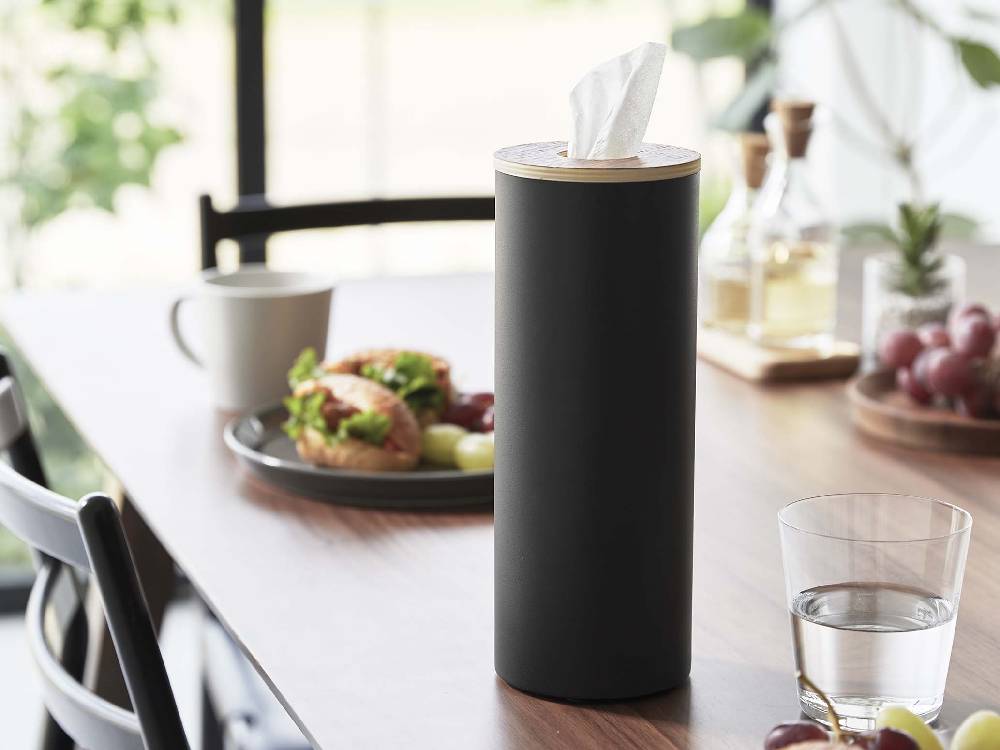 リン ボトル型ティッシュケース L。スチール本体に天然木の蓋を組み合わせた円筒形のティッシュ収納ボトル。