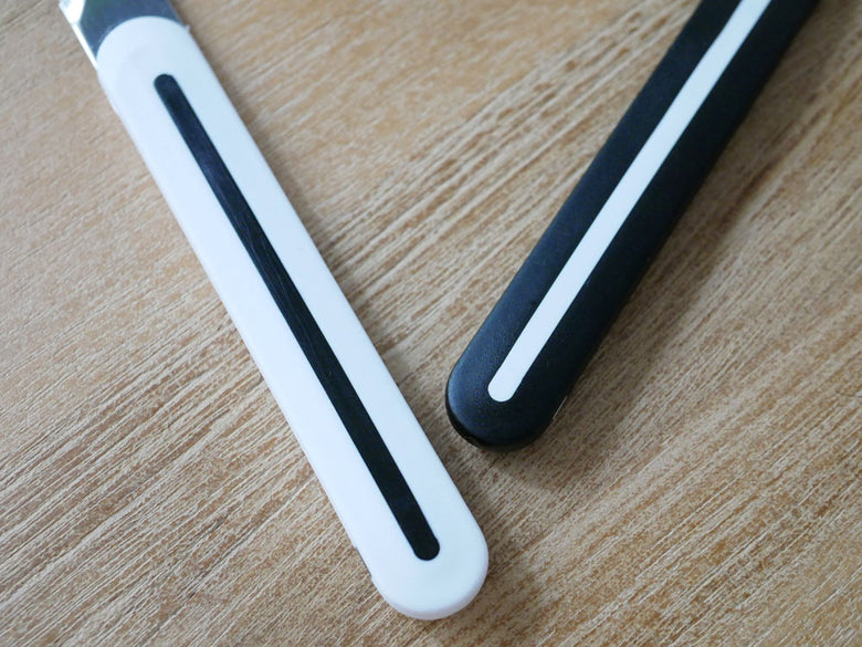 スペイン製アルコスの包丁代わりになるテーブルナイフ（刃渡り10cm）と専用カバーが並んだ画像