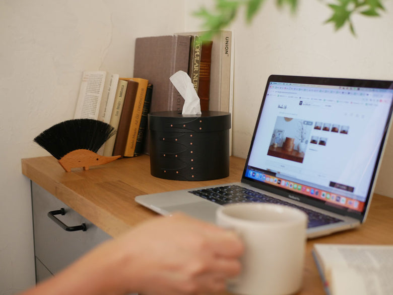 【アクシス】シェーカーティッシュボックス、チェリー材製のオフィス用デスク用品