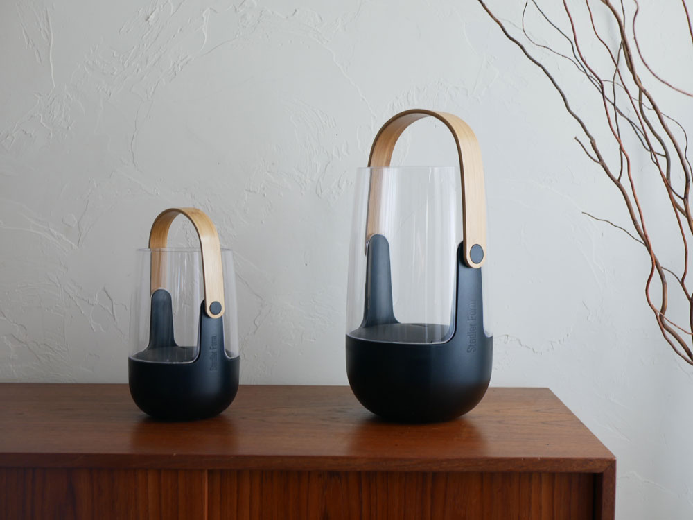 炎のようにゆらめくLEDライトを備えたスタドラフォーム「SOPHIE」アロマディフューザー