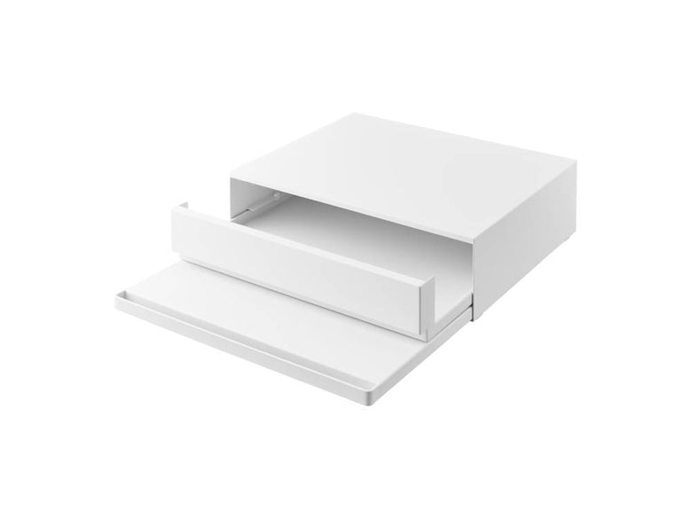 ツーウェイ キッチン家電下引き出しとスライドテーブルを備えたタワー型家具。白色で複数の引き出しと棚が整然と配置されているデザイン。