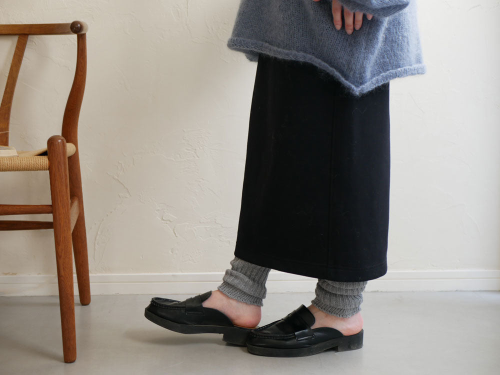 カシミヤとコットン素材のグレー色アーム＆レッグウォーマー