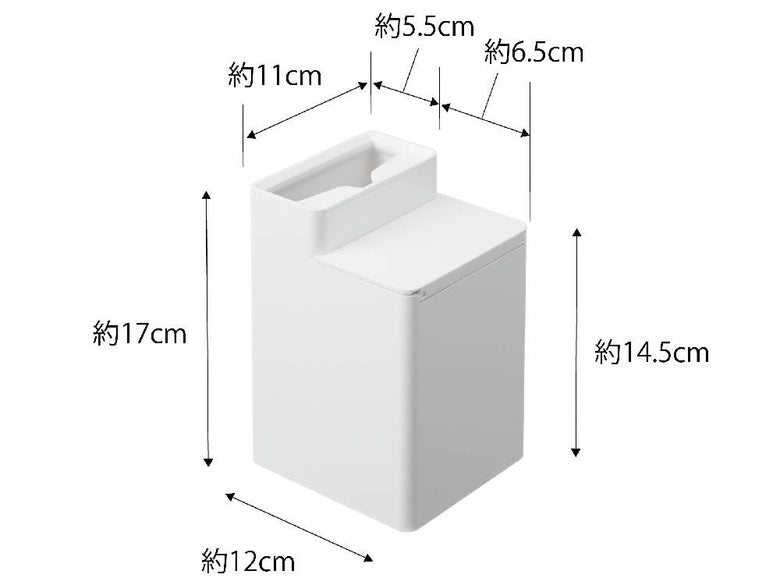 白いタワー製クリーナーシート収納付きトイレワイパースタンドがバスルームの洗面台に設置されている様子