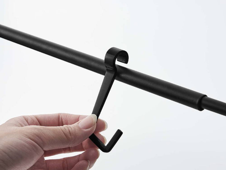 スチール製フレームとABS樹脂フックが組み合わさった【tower/タワー】帽子収納スタンド