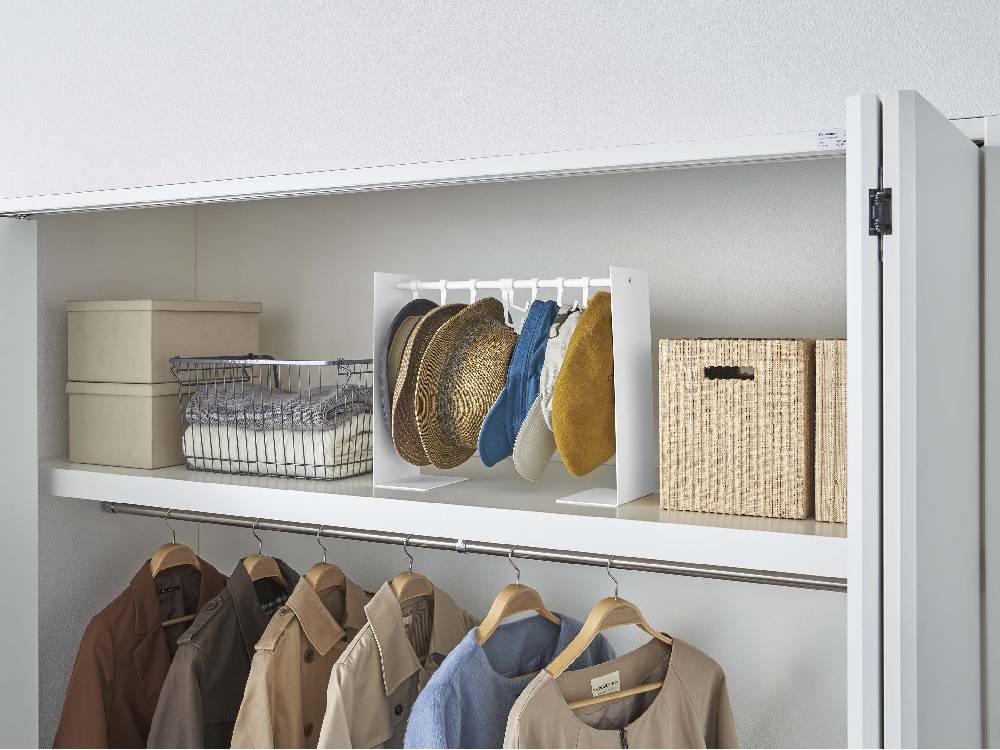 スチール製多段棚とABSフックを備えたタワータイプの【tower/タワー】帽子収納スタンド