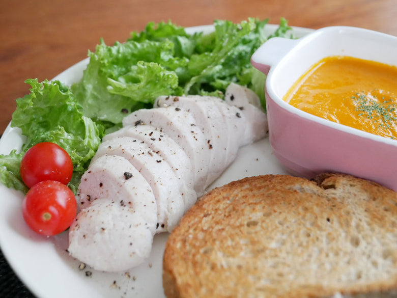 récolteクッキングライスクッカーと盛り付けられた食事の様子