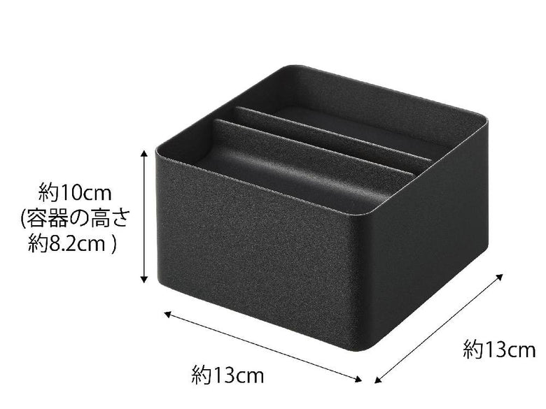 蓋付きタワー型ハーフティッシュケースのプラスチック製ボックスと蓋が観葉植物と共に配置されている製品写真
