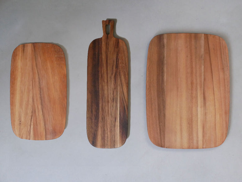 IBUKICRAFTの耐熱陶器製魚焼きグリルプレートと木製ウッドボードのセット