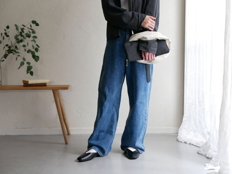 デニム風のファッションポーチバッグ。複数のポケットが付いたポリエステルとナイロン素材の持ち運び用カバン