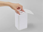 タワー型ロールウェットティッシュケース。ABS樹脂とシリコーン製の上蓋を使用し、高さ約17cm、直径8cmの家庭用プラスチック製収納ボトル。