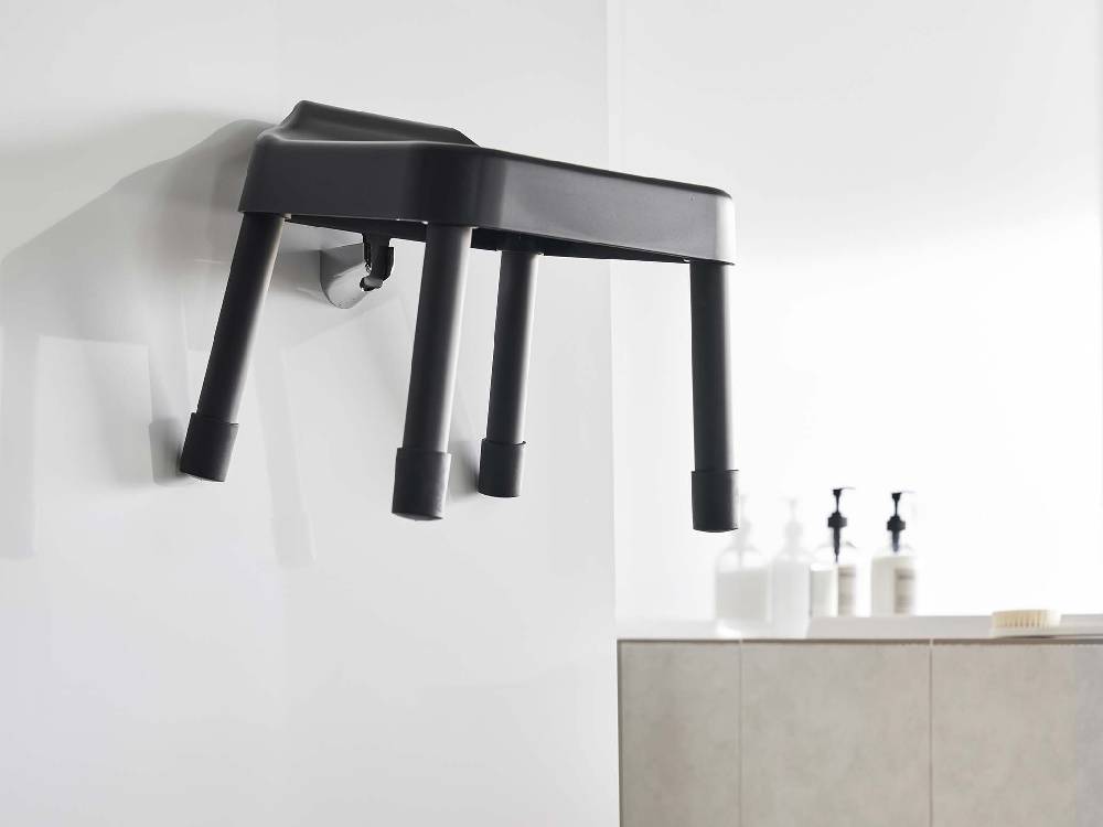 グレーとシルバーのプラスチック製ライトフィクスチャが搭載された【MIST/ミスト】引っ掛け風呂イス SH25