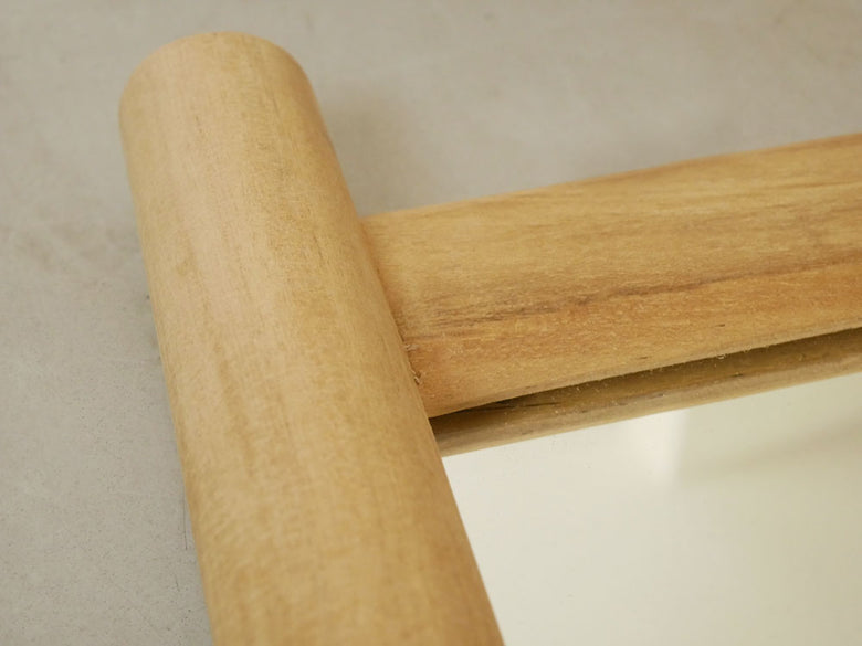 チーク無垢材と合板を使用したサンフラワーラタンHOKOS全身映るスリムミラー