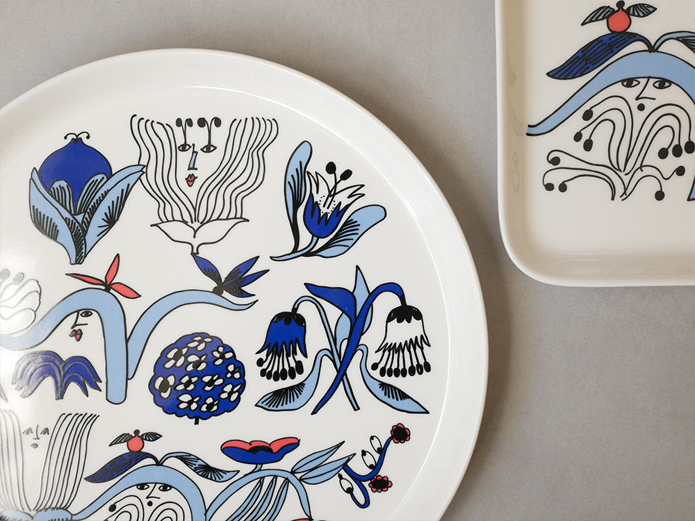 アラビア製磁器プレートセット。直径24cmと15×19cmのサイズがあり、タイ産のテーブルウェアです。