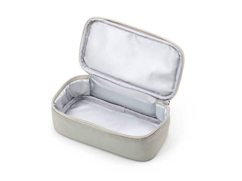 ジェルクールの蓋が保冷剤として機能する500mlランチボックス squareL。ミルクホワイト色のポリプロピレン製