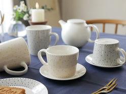 アラビアのマイニオシリーズ ベージュの磁器製カップ＆ソーサー／マグセット