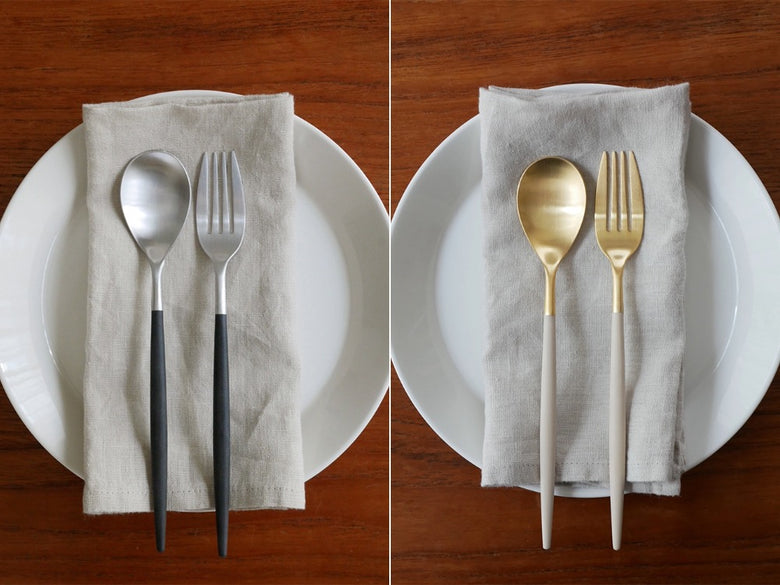 クチポールのMIO ブラックシルバー カトラリーセット、ディナーフォーク、ディナースプーン、ディナーナイフ、デザートフォーク、デザートスプーンが揃った高級銀製食器