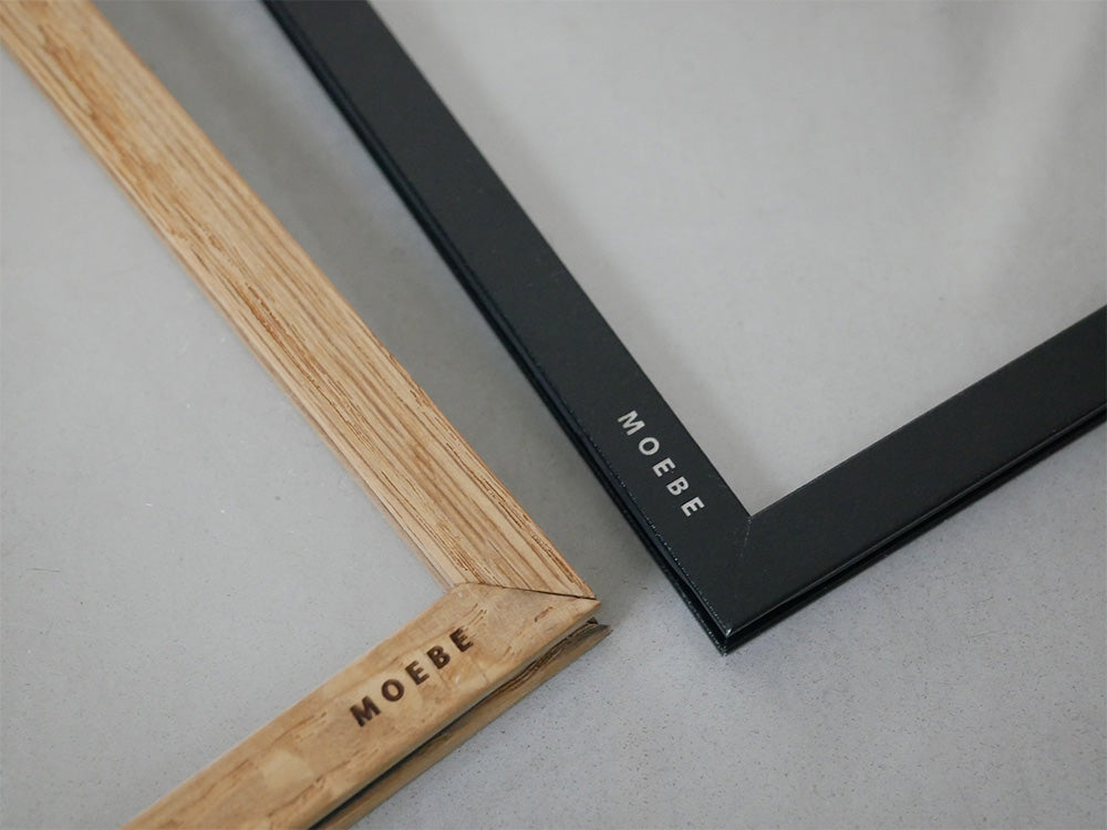 MOEBEのオーク材を使用した50×70cmサイズの木製写真フレーム