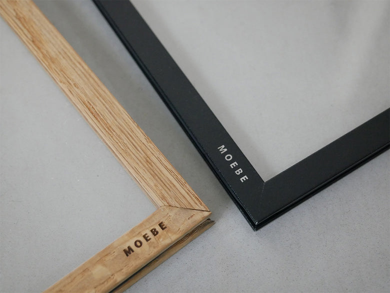 MOEBEのオーク材を使用した50×70cmサイズの木製写真フレーム
