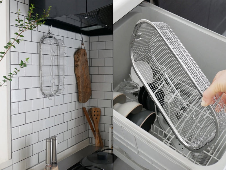 すっきり暮らす水切りかごのステンレス製メッシュデザインの食器乾燥ラックがキッチンに設置されている