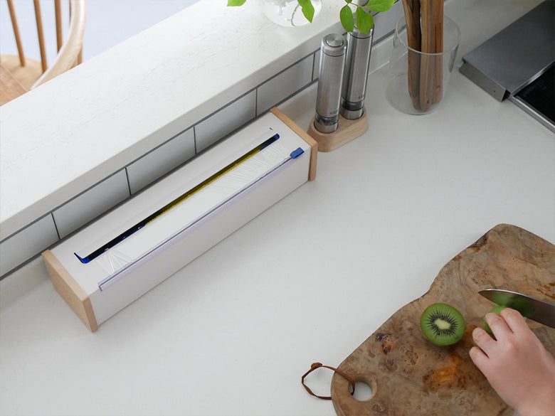 ideacoの天然木ブナ材製大容量ラップケース。ボンデ鋼板とシリコン滑り止め、ネオジウムマグネットを備えたキッチン用収納ケース