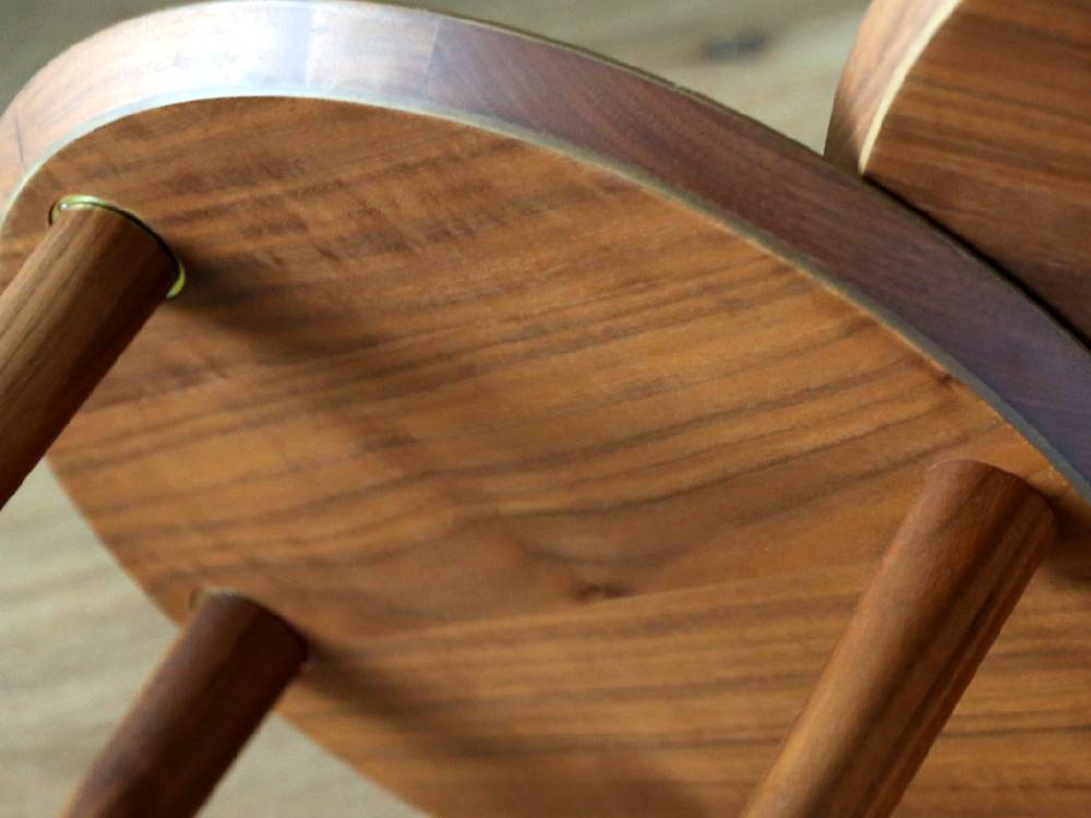 高野木工のBALLOONシリーズ、ホワイトオークまたはウォルナット無垢材を使用した伸縮可能なリビングテーブル