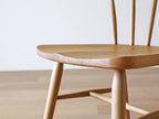 高野木工のウィンドー椅子スタイルを採用したホワイトオークまたはウォルナット無垢材のUNダイニングチェア