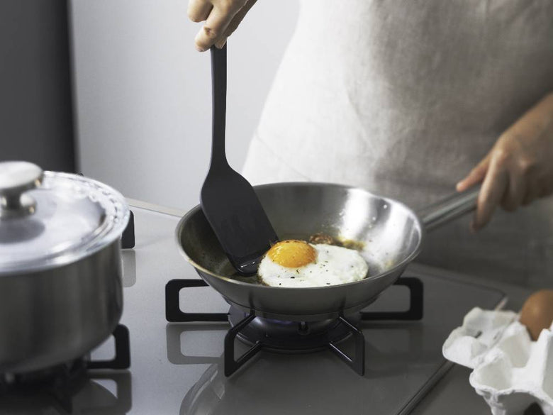 【marna マーナのきほん ターナー】耐熱温度230℃のナイロンとシリコーンゴム製キッチンターナー