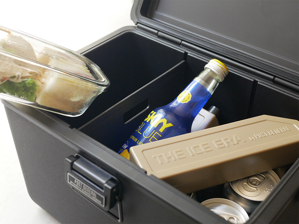 POST GENERALのTHE ICE ERAハードシェルクーラー、プラスチック製で高い保冷性能を持つ耐久性のあるクーラーボックス