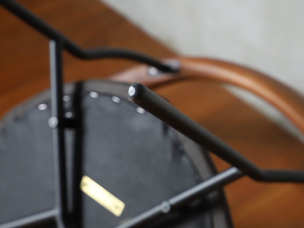 アデペシュ製fincチェア、スチールフレームとオーク無垢材を使用した折りたたみ可能な木製椅子