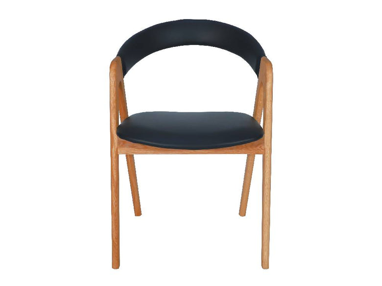 アデペシュのcobakホールドアームチェア。オークまたはウォルナットの無垢材を使用した屋外用木製チェア。