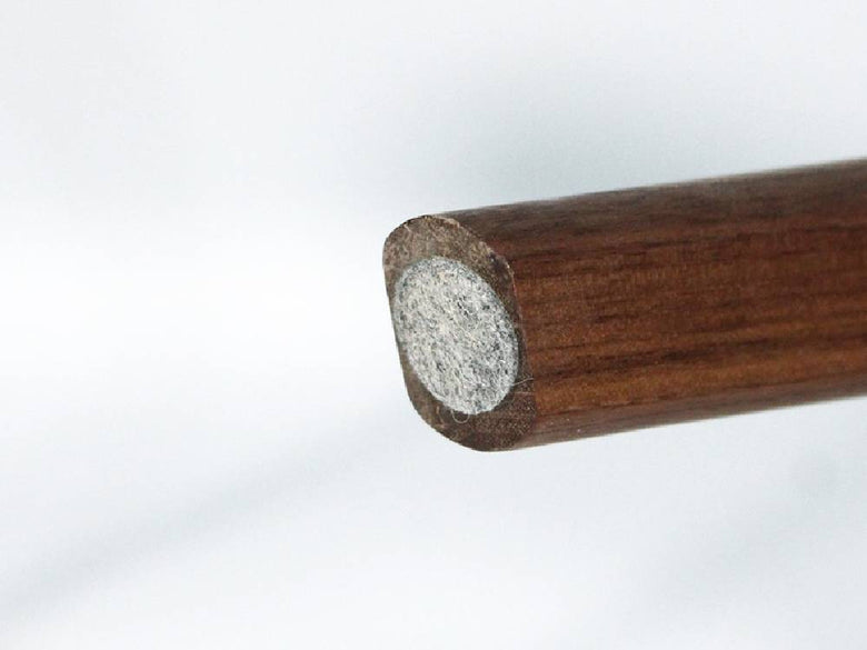 アデペシュのcobakホールドアームチェア、オークまたはウォルナットの無垢材を使用したナチュラルな木製チェア